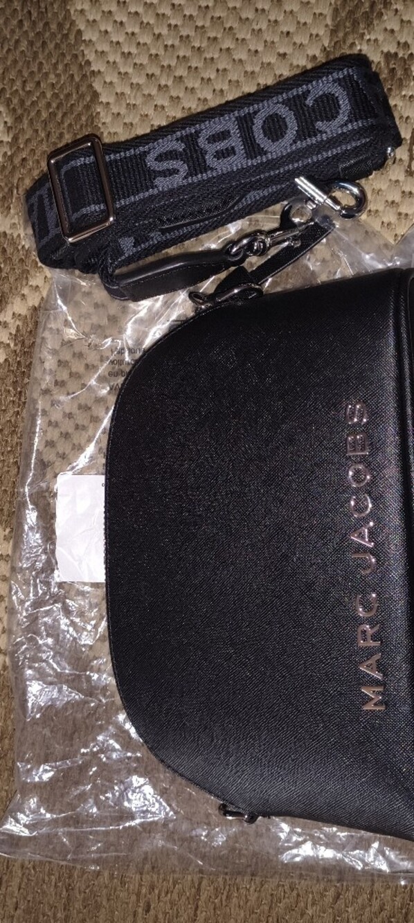 NWT Marc Jacobs Black Crossbody Camera Bag with Logo Strap
